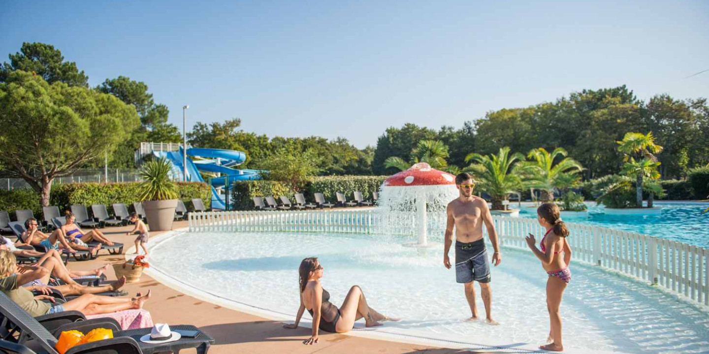 camping-familial-avec-piscine.jpg